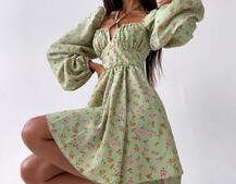 Цветочное платье с пышной юбкой и завязками на груди Цветочное платье с пышной юбкой и завязками на груди | PUSHKA SHOP