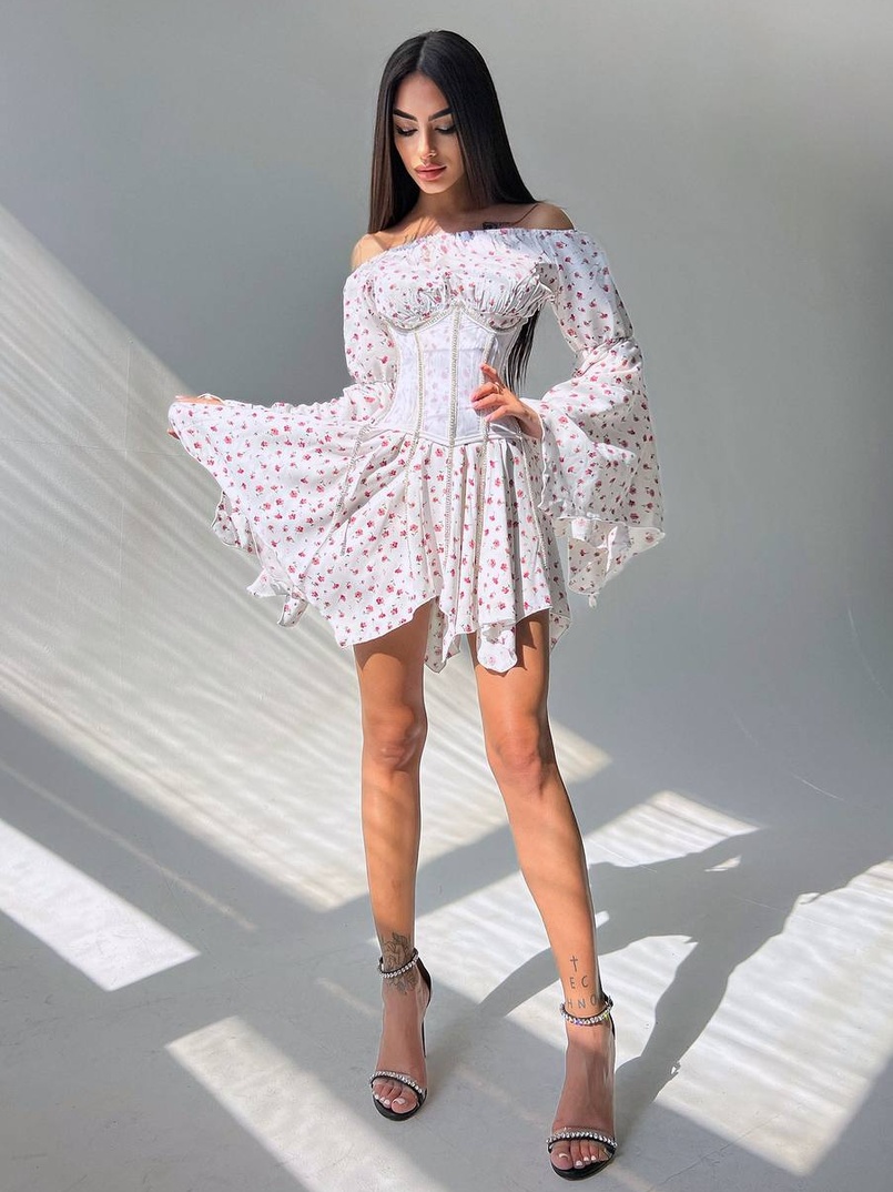 Сукня асиметричного крою з розкльошеними рукавами + корсет декорований стразами Ручна робота Сукня асиметричного крою з розкльошеними рукавами + корсет декорований стразами Ручна робота | PUSHKA SHOP