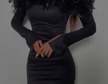 Сукня міді, декорована натуральним пір'ям Сукня міді, декорована натуральним пір'ям | PUSHKA SHOP