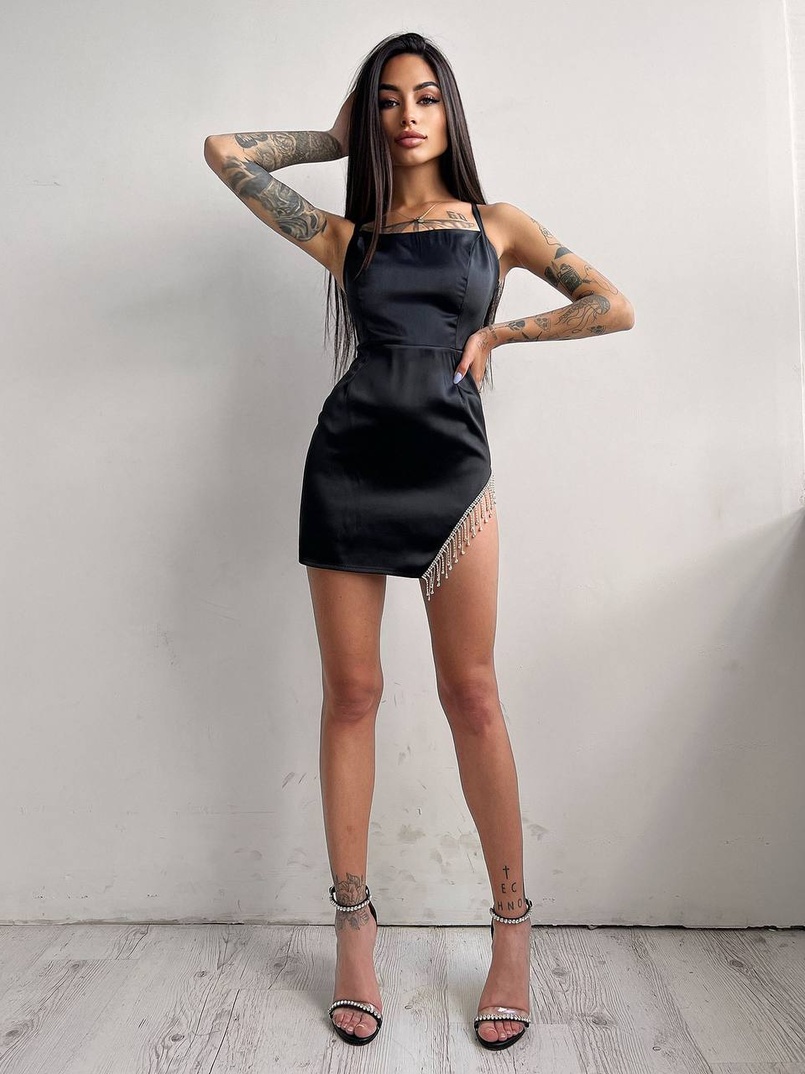 Платье мини, декорированное бахромой из страз Платье мини, декорированное бахромой из страз | PUSHKA SHOP