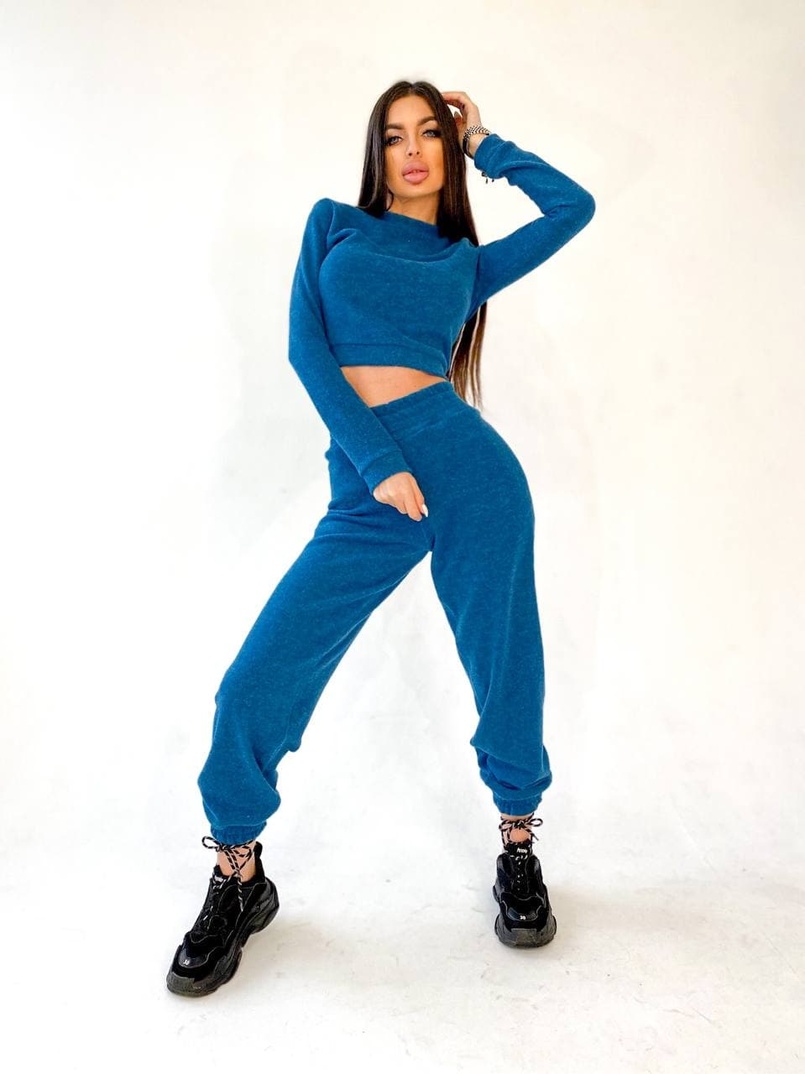 Очень комфортный и приятный к телу базовый костюм из качественной Ангоры Очень комфортный и приятный к телу базовый костюм из качественной Ангоры | PUSHKA SHOP