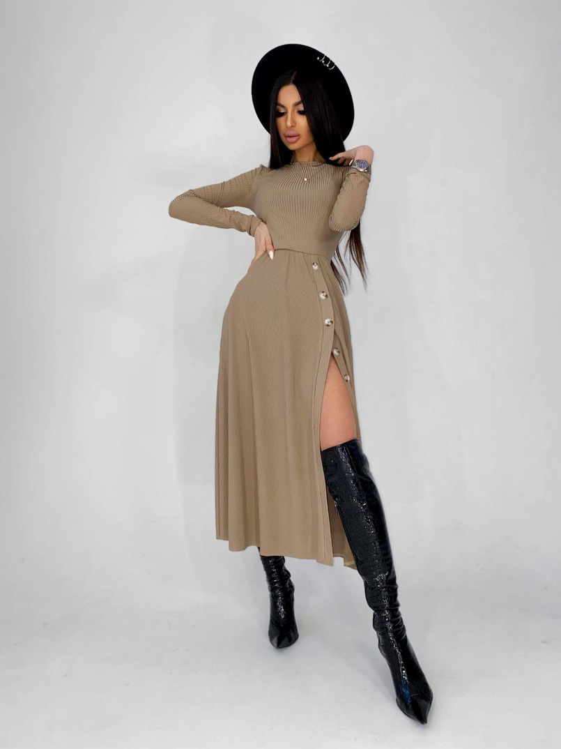 Трикотажное платье миди с разрезом | PUSHKA SHOP