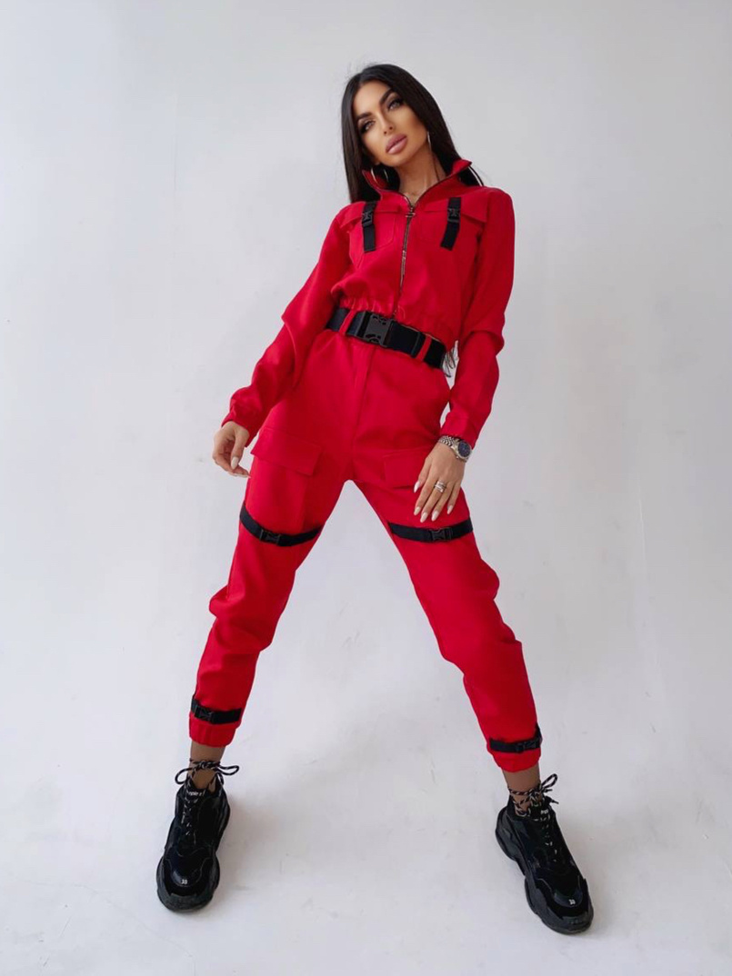 Костюм с брюками-карго декорированный застежками-фастекс Костюм с брюками-карго декорированный застежками-фастекс | PUSHKA SHOP