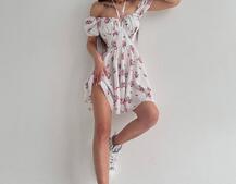 Платье с завязками на груди в цветочный принт Платье с завязками на груди в цветочный принт | PUSHKA SHOP