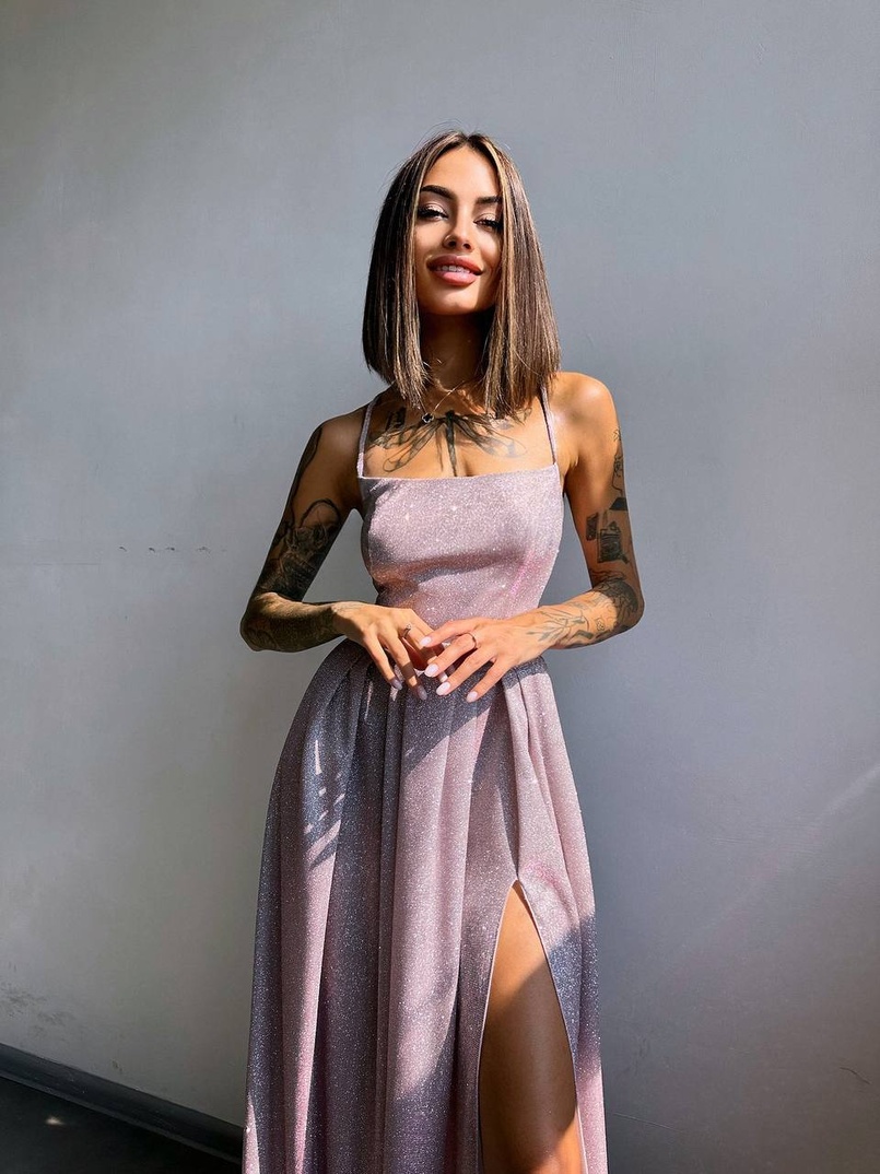 Сяюча сукня максі зі шнурівкою на спинці Сяюча сукня максі зі шнурівкою на спинці | PUSHKA SHOP