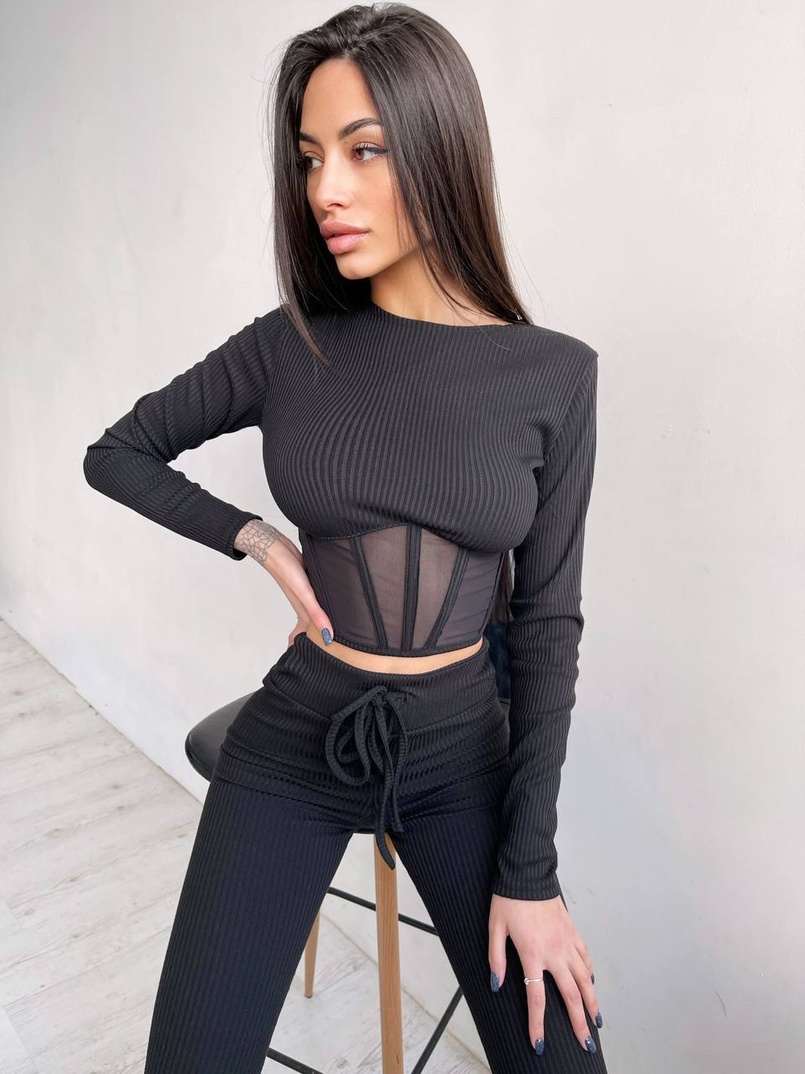Трикотажний комплект: корсетний топ + легінси Трикотажний комплект: корсетний топ + легінси | PUSHKA SHOP