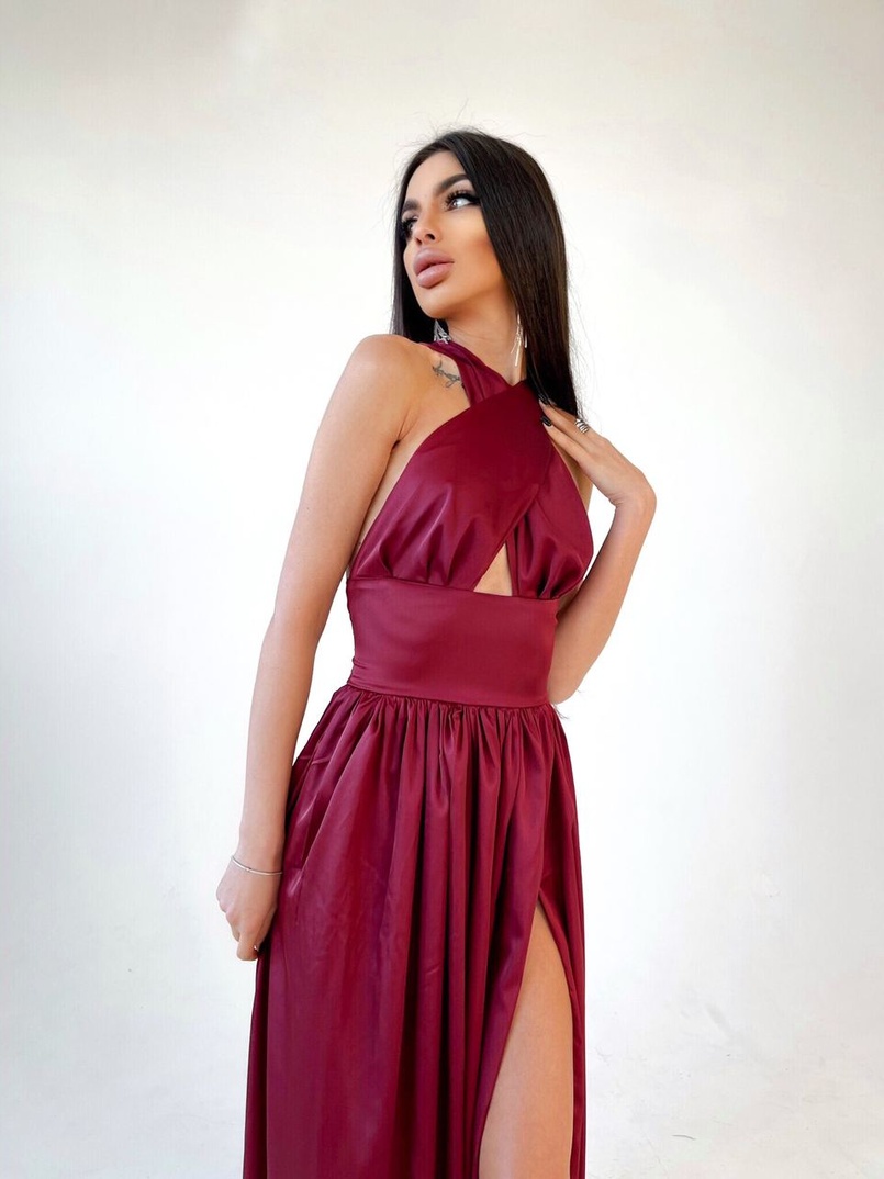 Платье макси с разрезом на юбке и верхом на завязках Платье макси с разрезом на юбке и верхом на завязках | PUSHKA SHOP