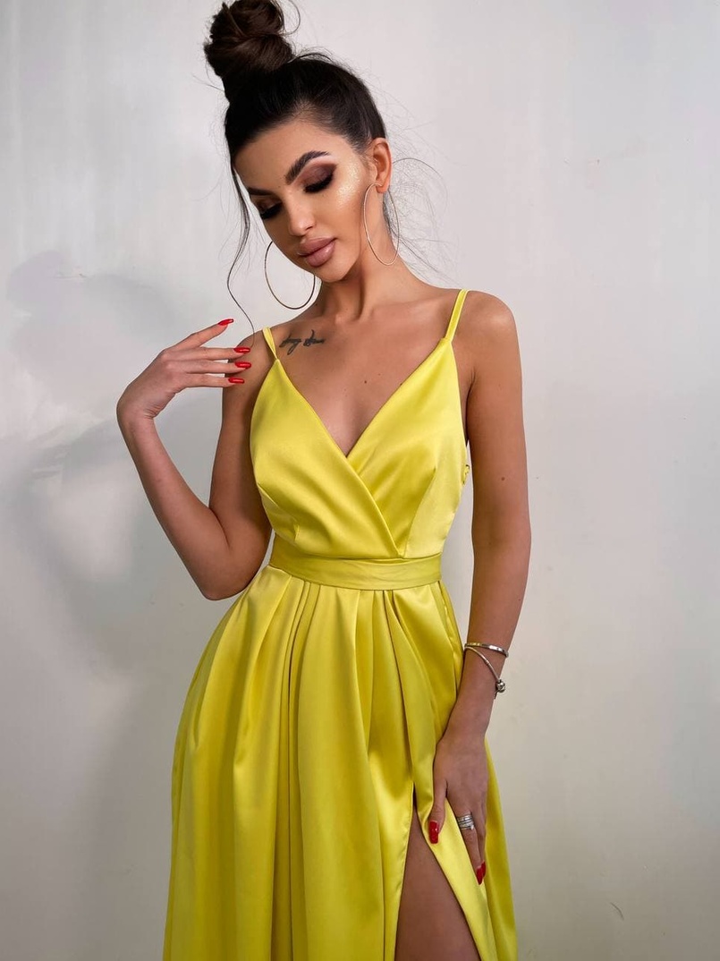 Платье макси с разрезом на юбке и запахом на груди Платье макси с разрезом на юбке и запахом на груди | PUSHKA SHOP