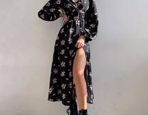 Цветочное платье-миди с разрезом и объемными рукавами Цветочное платье-миди с разрезом и объемными рукавами | PUSHKA SHOP