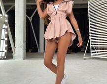 Комплект: расклешенные шорты + жилет с объемными плечиками на молнии  | PUSHKA SHOP