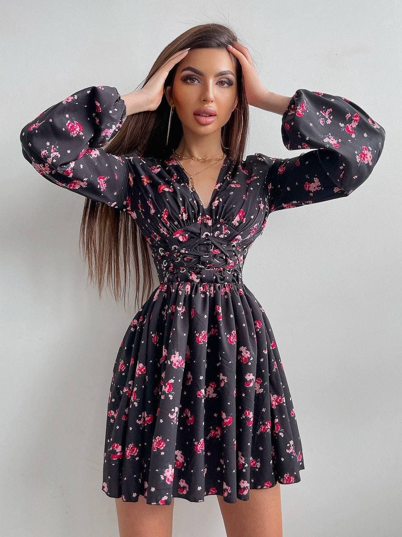 Приталенное платье с корсетной вставкой и  юбкой-солнцем   | PUSHKA SHOP