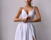 Сукня максі на тонких бретелях з розрізом на спідниці  Сукня максі на тонких бретелях з розрізом на спідниці  | PUSHKA SHOP