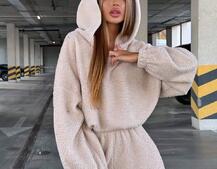 Теплий та мʼякий комплект: Обʼємний худі з капюшоном та штани з манжетами  Дуже приємний до тіла | PUSHKA SHOP