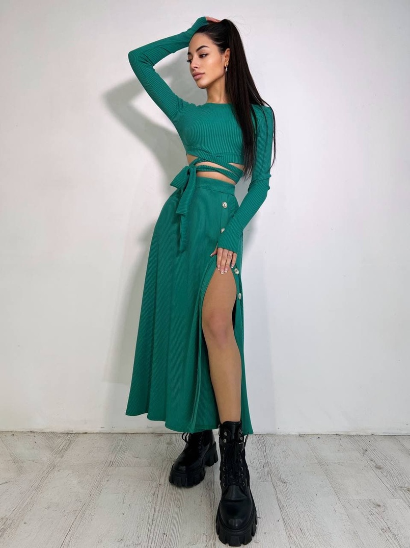 Трикотажный комплект: юбка  миди с разрезом + топ с завязками на талии  Трикотажный комплект: юбка  миди с разрезом + топ с завязками на талии  | PUSHKA SHOP