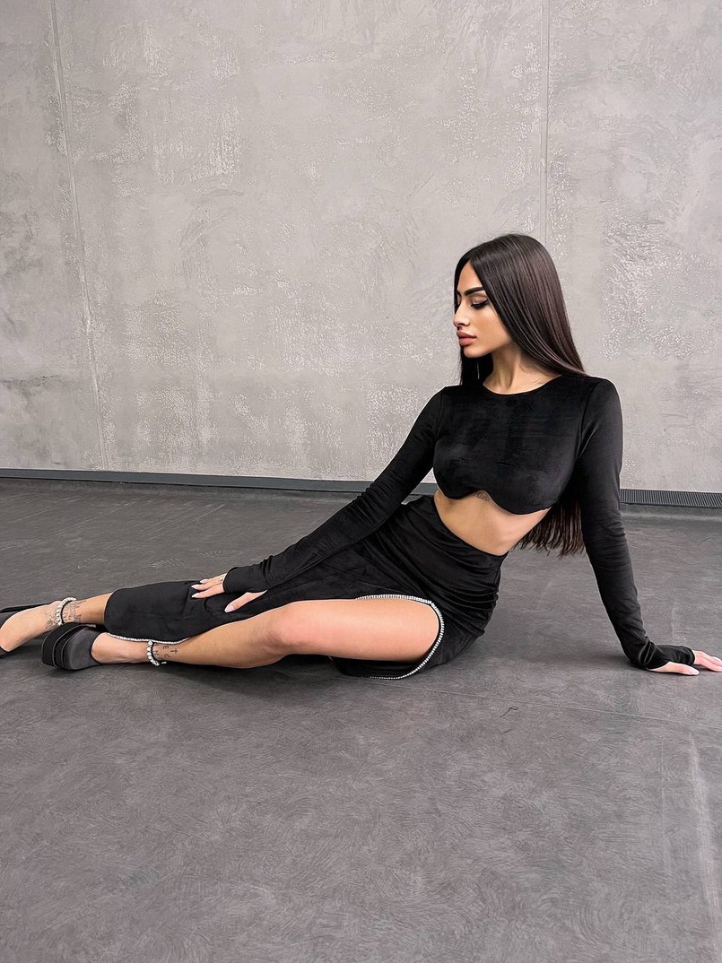 Оксамитовий комплект: топ із чашками push up+ спідниця, декорована стразами Прикраса пришита, ручна робота. Оксамитовий комплект: топ із чашками push up+ спідниця, декорована стразами Прикраса пришита, ручна робота. | PUSHKA SHOP