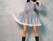 Шифоновое платье с воротничком и подъюбником, декорированным кружевом Шифоновое платье с воротничком и подъюбником, декорированным кружевом | PUSHKA SHOP