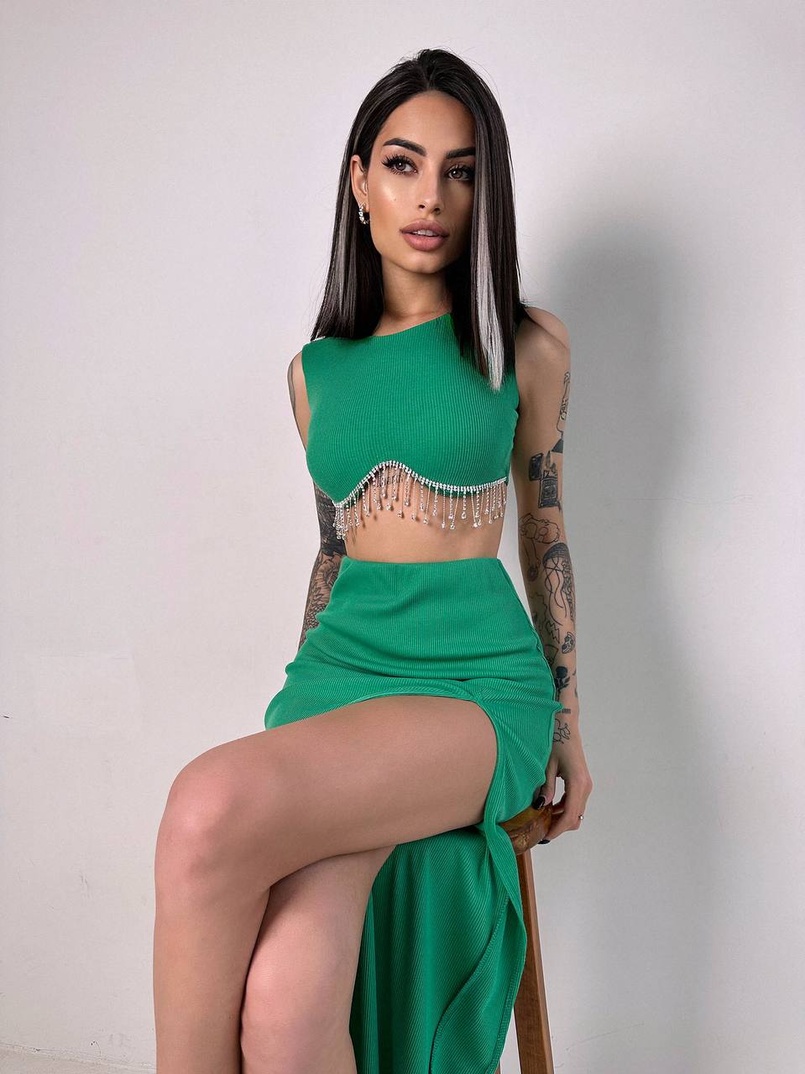 Комплект: топ з бахромою зі страз та спідниця з розрізом Комплект: топ з бахромою зі страз та спідниця з розрізом | PUSHKA SHOP