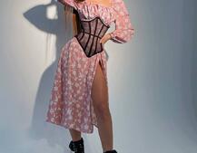 Цветочное платье миди с разрезом + прозрачный бельевой корсет Цветочное платье миди с разрезом + прозрачный бельевой корсет | PUSHKA SHOP