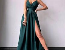 Сукня максі на тонких бретелях з розрізом на спідниці  | PUSHKA SHOP