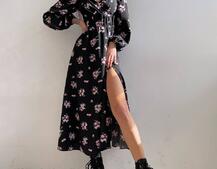 Цветочное платье-миди с разрезом и объемными рукавами Цветочное платье-миди с разрезом и объемными рукавами | PUSHKA SHOP