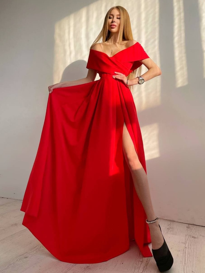 Платье-макси с разрезом Платье-макси с разрезом | PUSHKA SHOP