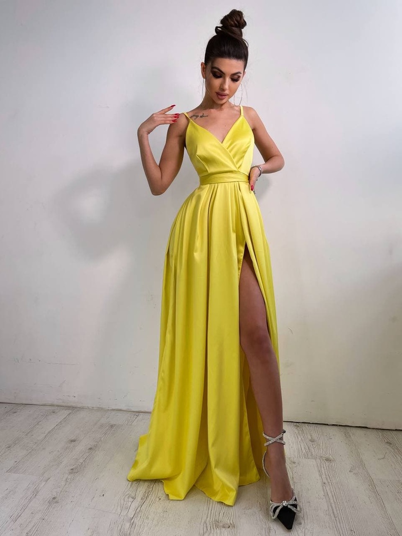 Платье макси с разрезом на юбке и запахом на груди Платье макси с разрезом на юбке и запахом на груди | PUSHKA SHOP