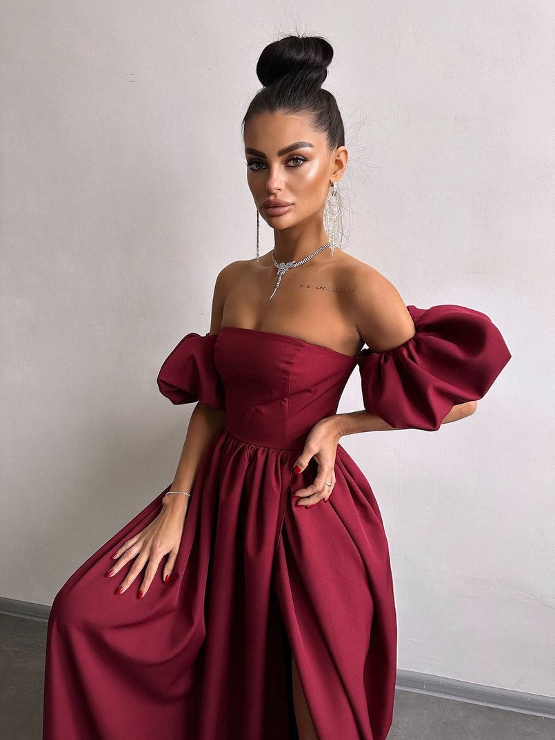 Сукня максі  з розрізом на спідниці та об’ємними рукавами  | PUSHKA SHOP