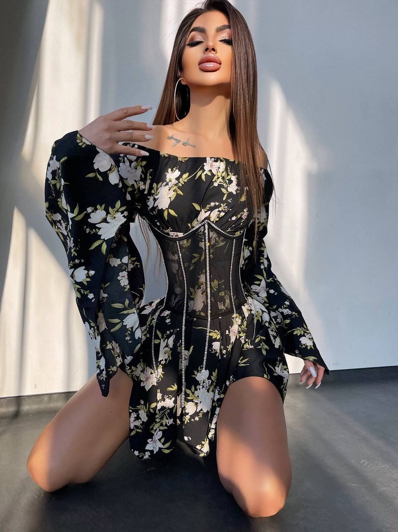 Сукня асиметричного крою з розкльошеними рукавами + корсет декорований стразами Ручна робота | PUSHKA SHOP