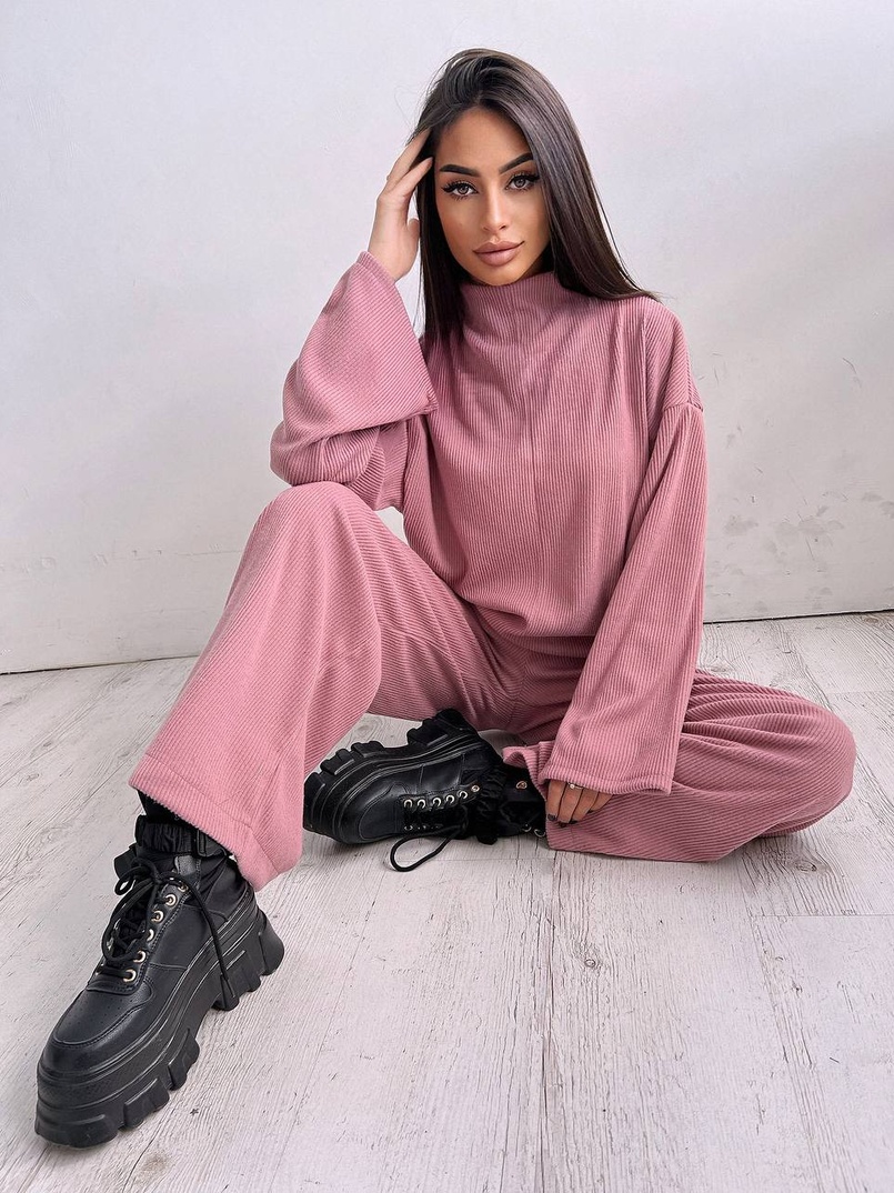 Повсякденний костюм із теплого трикотажу-рубчика Повсякденний костюм із теплого трикотажу-рубчика | PUSHKA SHOP
