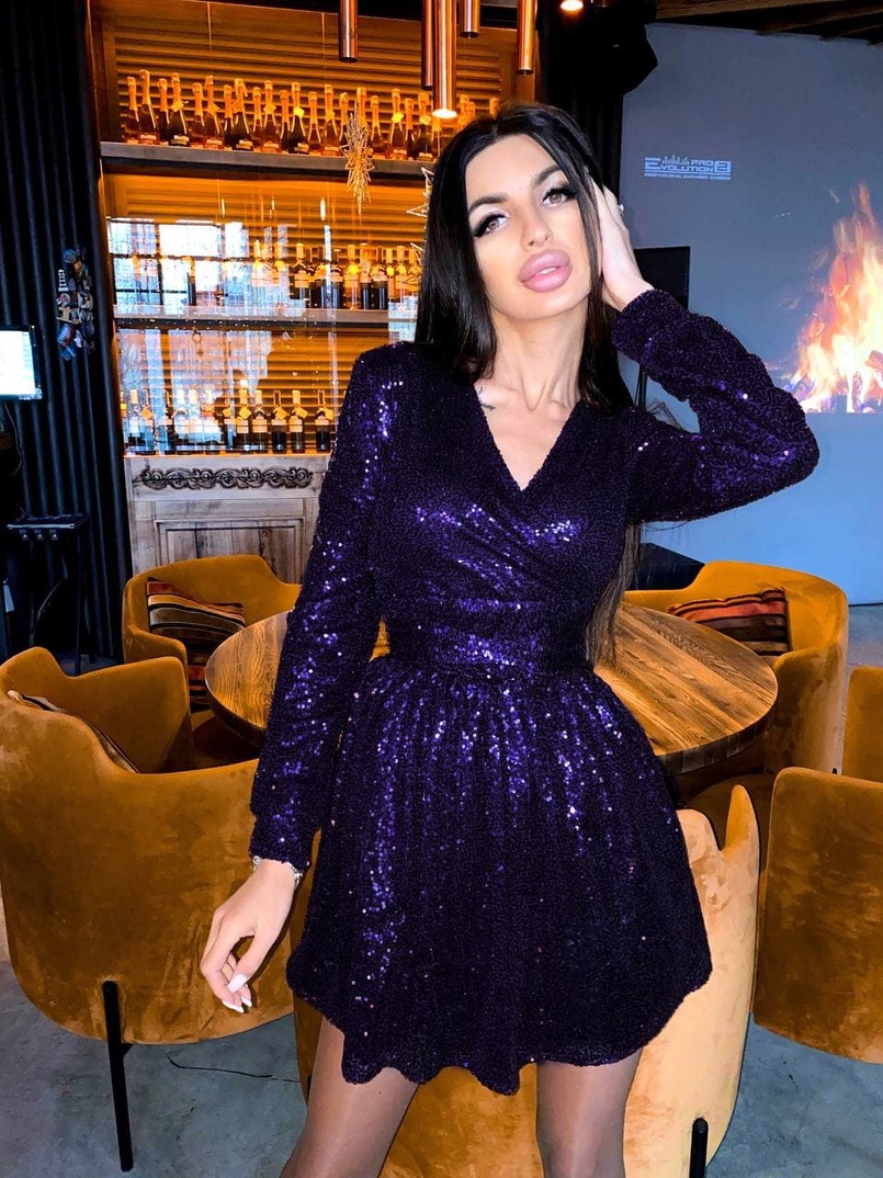 Платье в пайетки с широким поясом и завязками на талии | PUSHKA SHOP