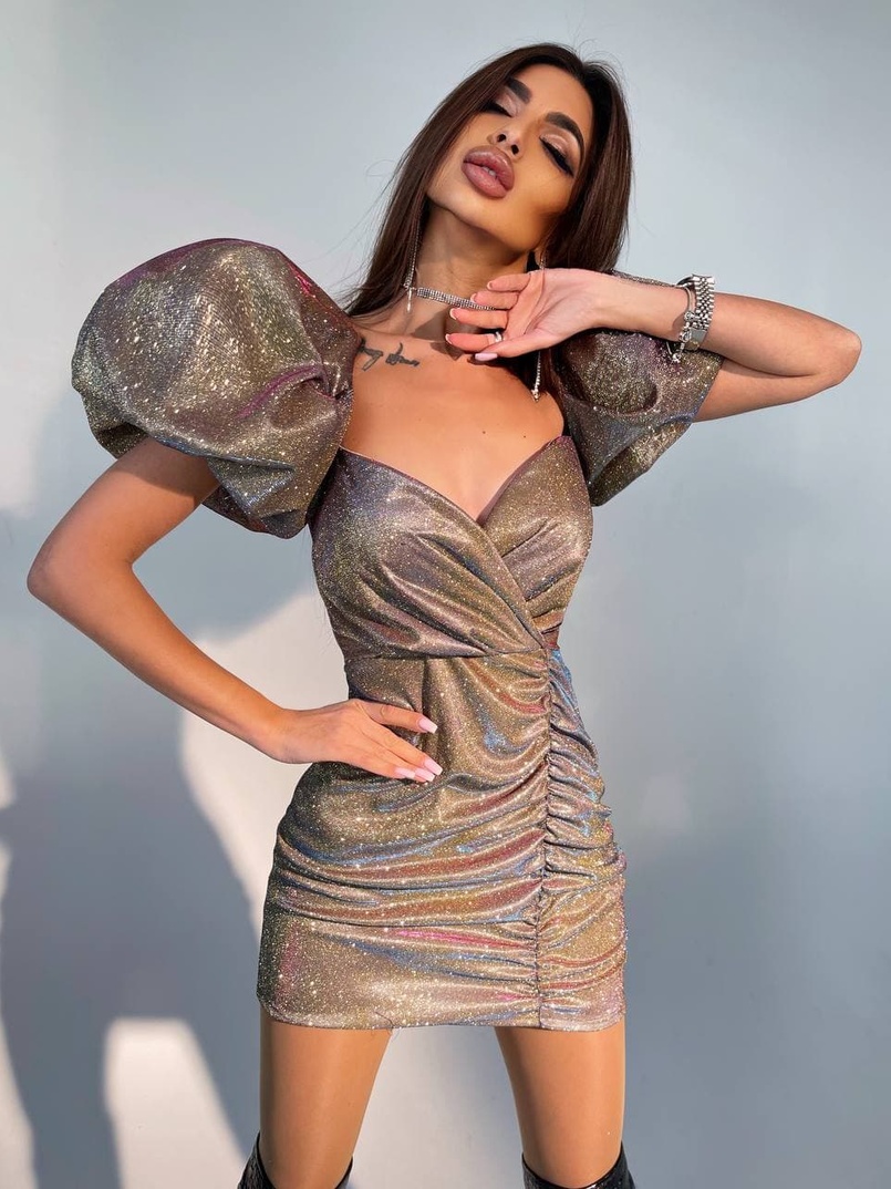 Блестящее платье с объемными рукавами Блестящее платье с объемными рукавами | PUSHKA SHOP