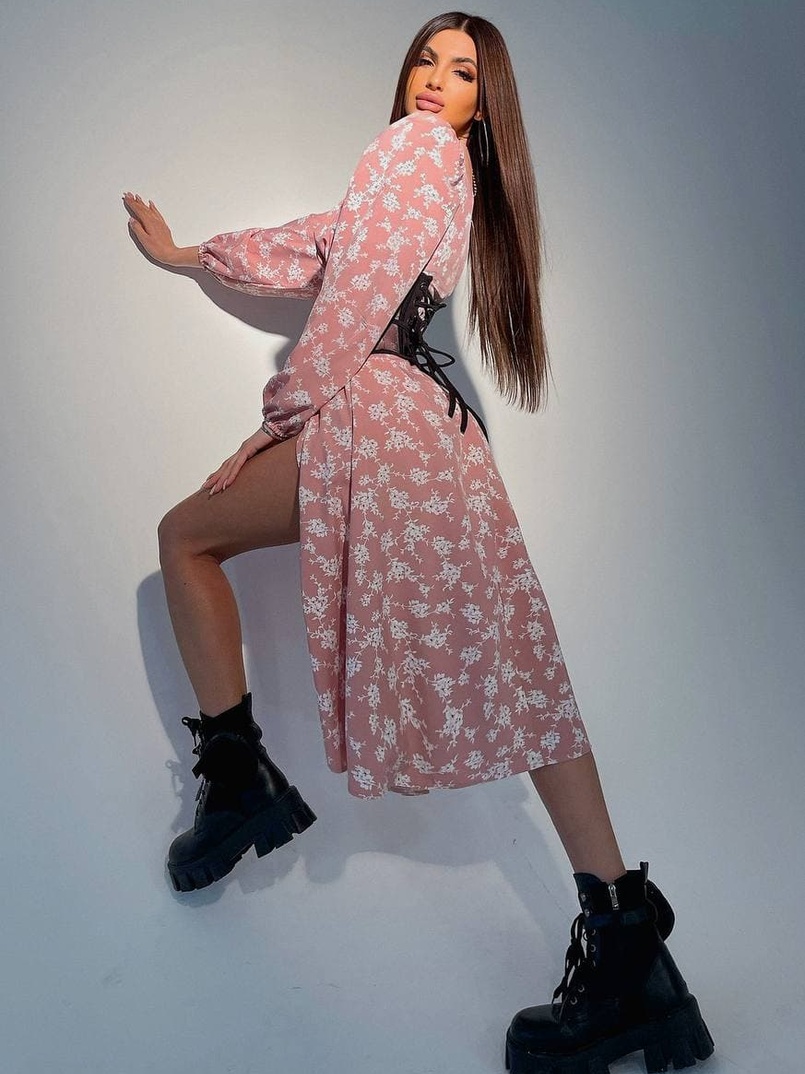 Цветочное платье миди с разрезом + прозрачный бельевой корсет Цветочное платье миди с разрезом + прозрачный бельевой корсет | PUSHKA SHOP