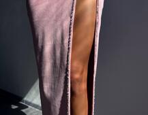 Оксамитова сукня з розрізом, декорована стразами. | PUSHKA SHOP