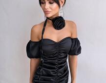 Сукня - міні з драпіруванням та трояндою-чокером Сукня - міні з драпіруванням та трояндою-чокером | PUSHKA SHOP