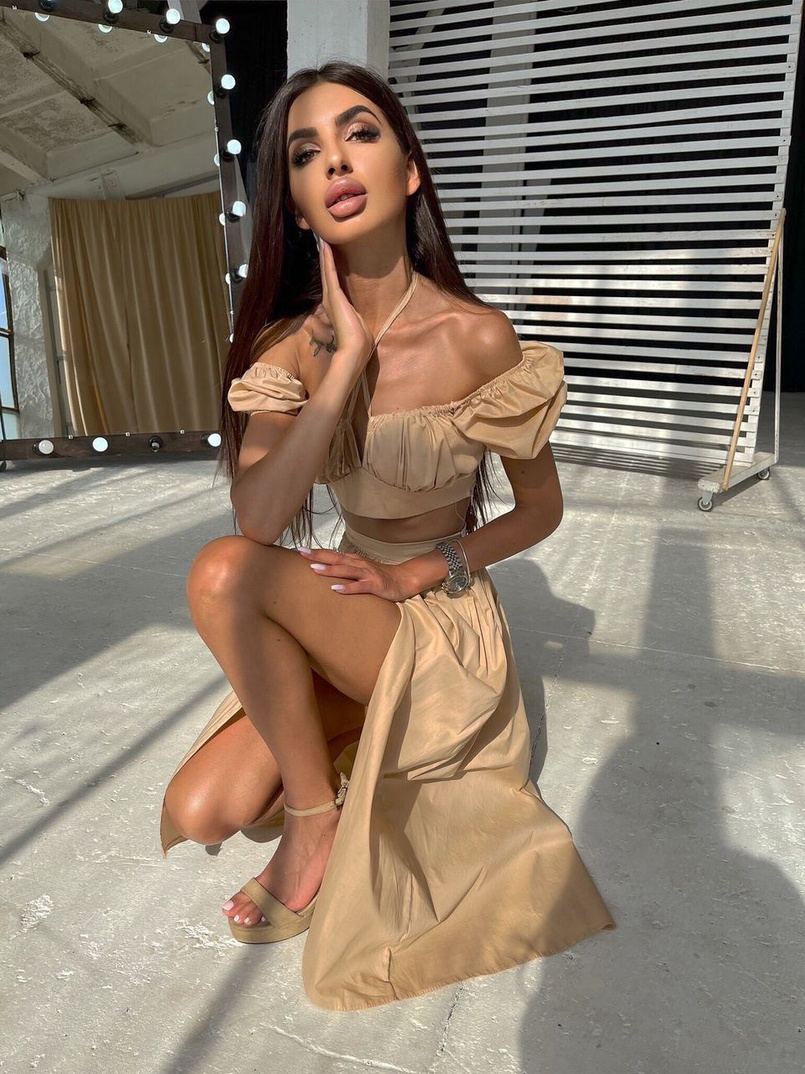 Комплект из хлопка: топ с завязками на груди + юбка-миди с разрезом Комплект из хлопка: топ с завязками на груди + юбка-миди с разрезом | PUSHKA SHOP