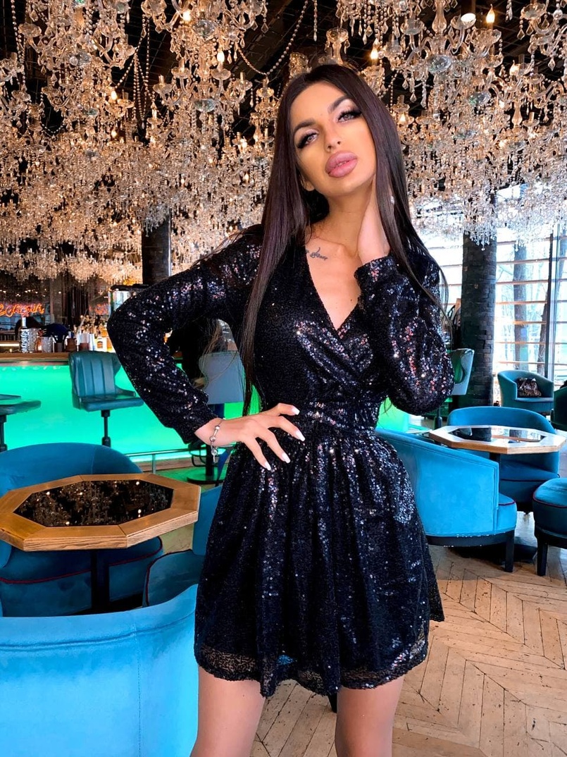 Платье в пайетки с широким поясом и завязками на талии Платье в пайетки с широким поясом и завязками на талии | PUSHKA SHOP