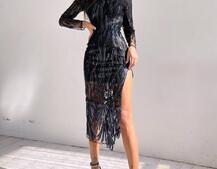 Сукня з візерунками з паєток та розрізом Сукня з візерунками з паєток та розрізом | PUSHKA SHOP