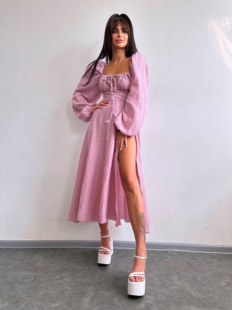 Муслінова сукня -міді з розрізом на ніжці Муслінова сукня -міді з розрізом на ніжці | PUSHKA SHOP