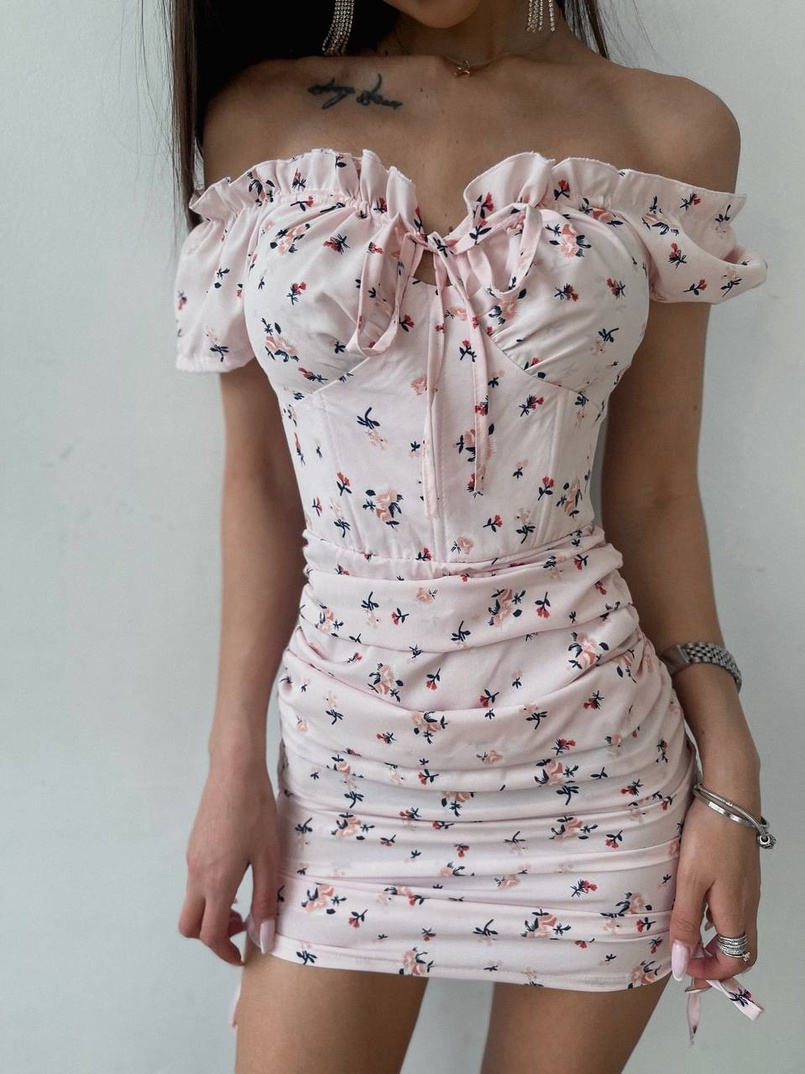 Цветочное платье мини с корсетной вставкой  на талии и присобранной юбкой  Цветочное платье мини с корсетной вставкой  на талии и присобранной юбкой  | PUSHKA SHOP