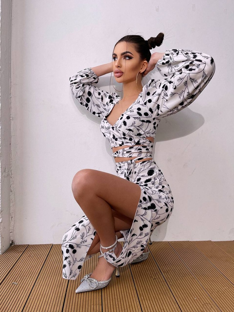 Комплект: топ із зав'язками на талії + спідниця міді з розрізом Комплект: топ із зав'язками на талії + спідниця міді з розрізом | PUSHKA SHOP