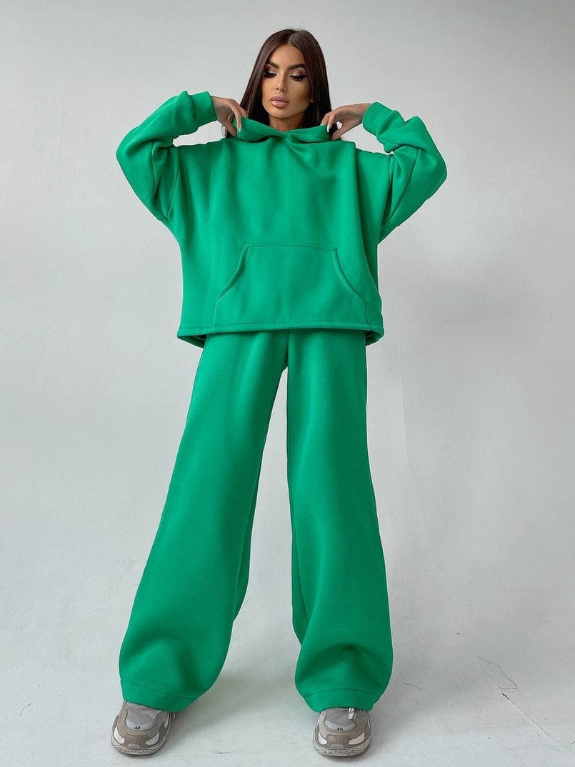 Тёплый костюм с расклешенными брюками Тёплый костюм с расклешенными брюками | PUSHKA SHOP