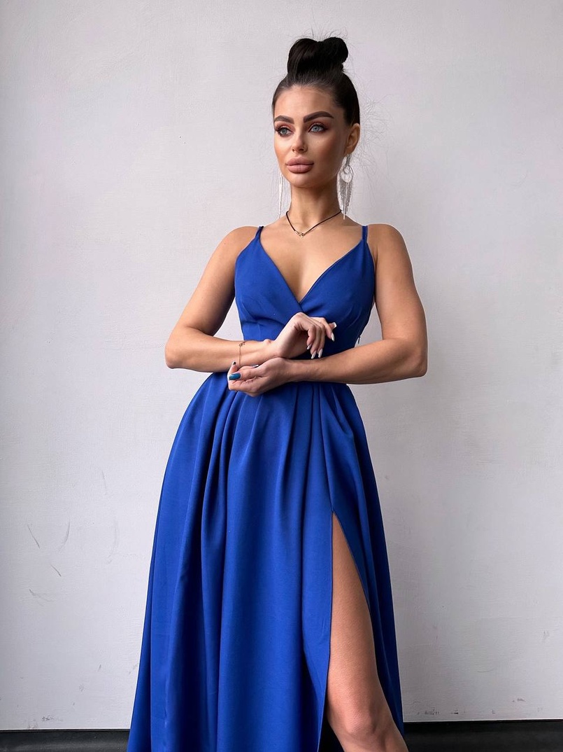 Сукня максі на тонких бретелях з розрізом на спідниці  Сукня максі на тонких бретелях з розрізом на спідниці  | PUSHKA SHOP