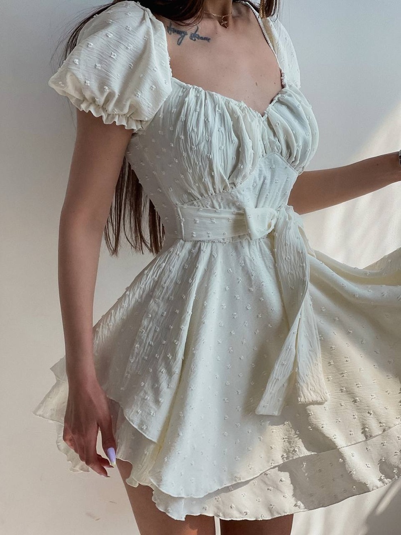 Платье со сборкой на груди и пышной юбкой Платье со сборкой на груди и пышной юбкой | PUSHKA SHOP