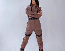 Костюм с брюками-карго декорированный застежками-фастекс Костюм с брюками-карго декорированный застежками-фастекс | PUSHKA SHOP