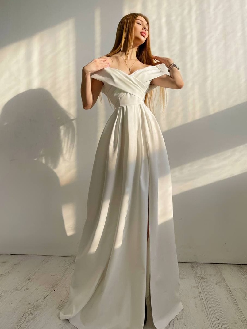 Платье-макси с разрезом | PUSHKA SHOP