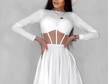 Приталенное платье с корсетной вставкой и пышной юбкой-солцем Приталенное платье с корсетной вставкой и пышной юбкой-солцем | PUSHKA SHOP