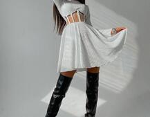 Приталенное платье с корсетной вставкой и пышной юбкой-солцем Приталенное платье с корсетной вставкой и пышной юбкой-солцем | PUSHKA SHOP