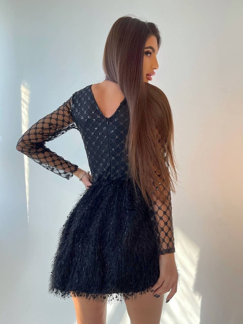 Платье с блестящим верхом и пушистой юбочкой Платье с блестящим верхом и пушистой юбочкой | PUSHKA SHOP