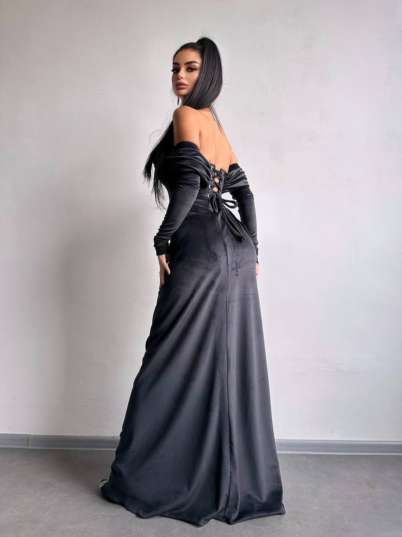 Оксамитова сукня максі декорована стразами Ручна робота Оксамитова сукня максі декорована стразами Ручна робота | PUSHKA SHOP