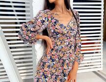 Цветочное платье-миди с разрезом Цветочное платье-миди с разрезом | PUSHKA SHOP